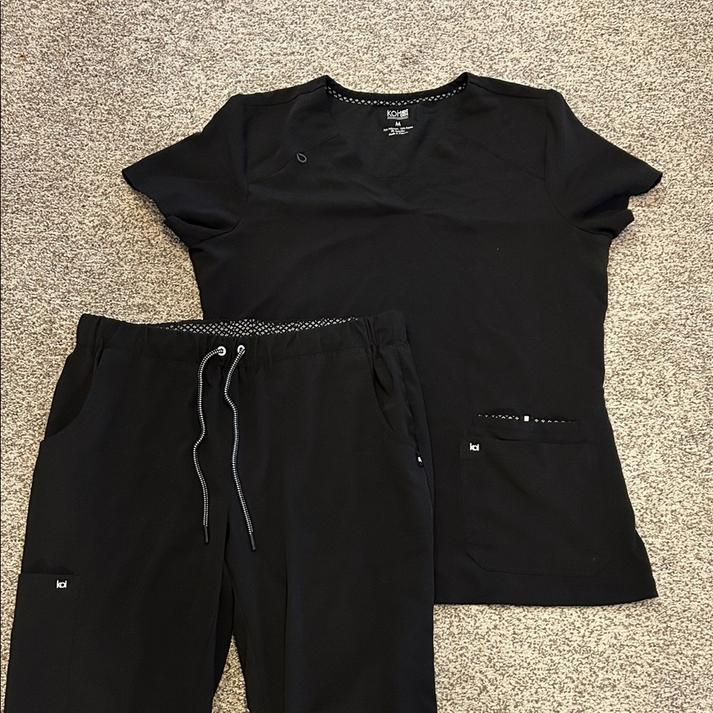 Koi Black Scrub Top with Pockets and Bottoms